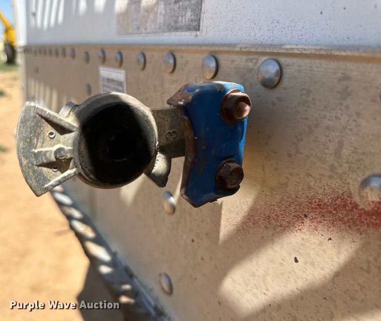 image for item DK6892 1993 Wilson DWH-200 grain trailer