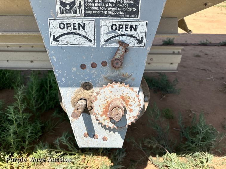 image for item DK6892 1993 Wilson DWH-200 grain trailer