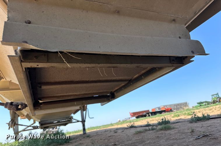 image for item DK6892 1993 Wilson DWH-200 grain trailer