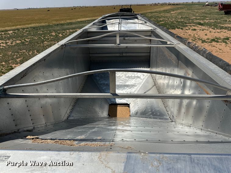 image for item DK6892 1993 Wilson DWH-200 grain trailer