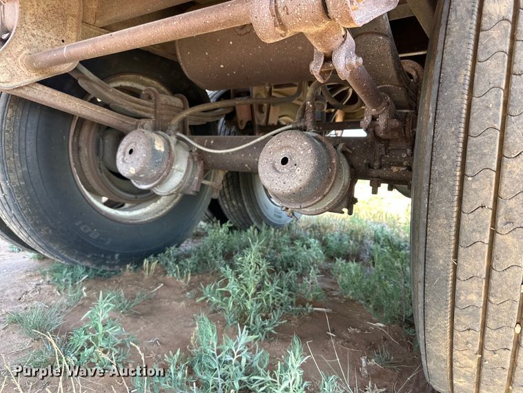 image for item DK6892 1993 Wilson DWH-200 grain trailer