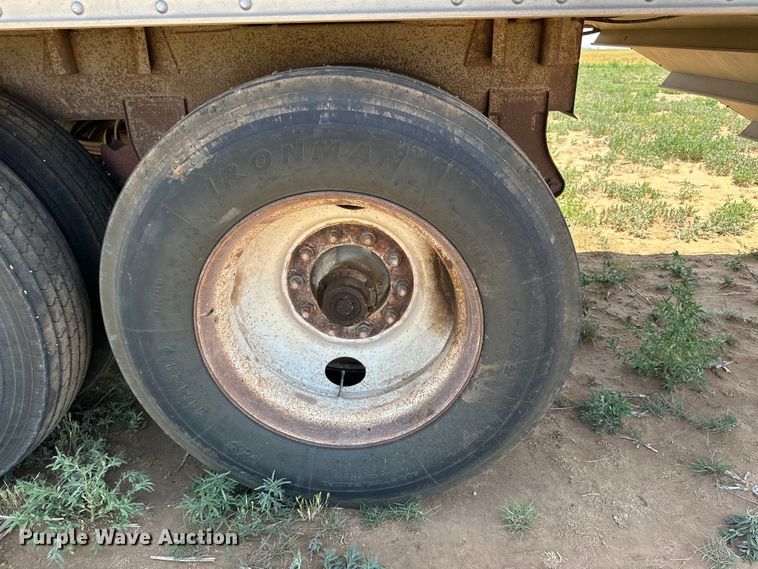 image for item DK6892 1993 Wilson DWH-200 grain trailer