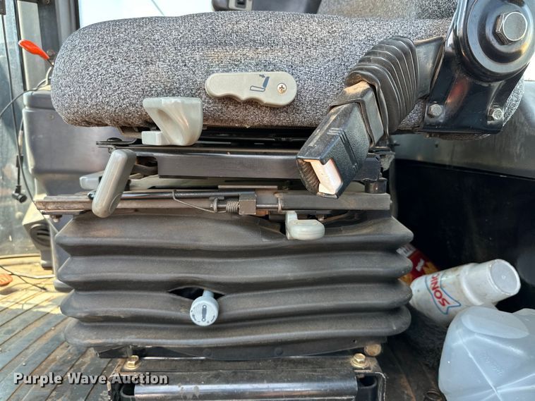 image for item DK6903 2004 Versatile 2425 4WD tractor