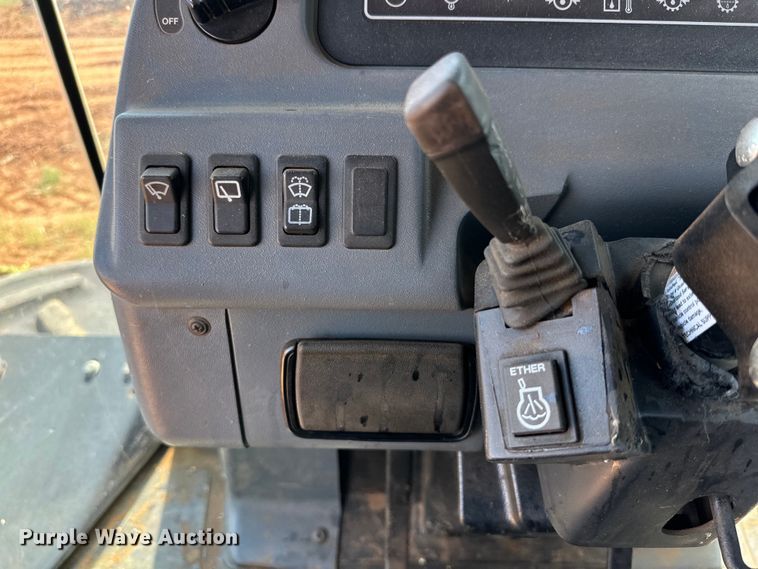 image for item DK6903 2004 Versatile 2425 4WD tractor