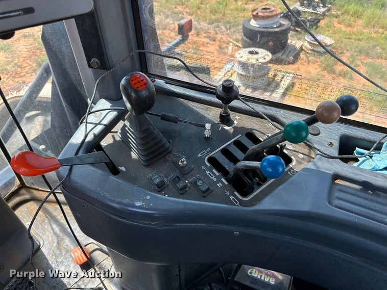 image for item DK6903 2004 Versatile 2425 4WD tractor