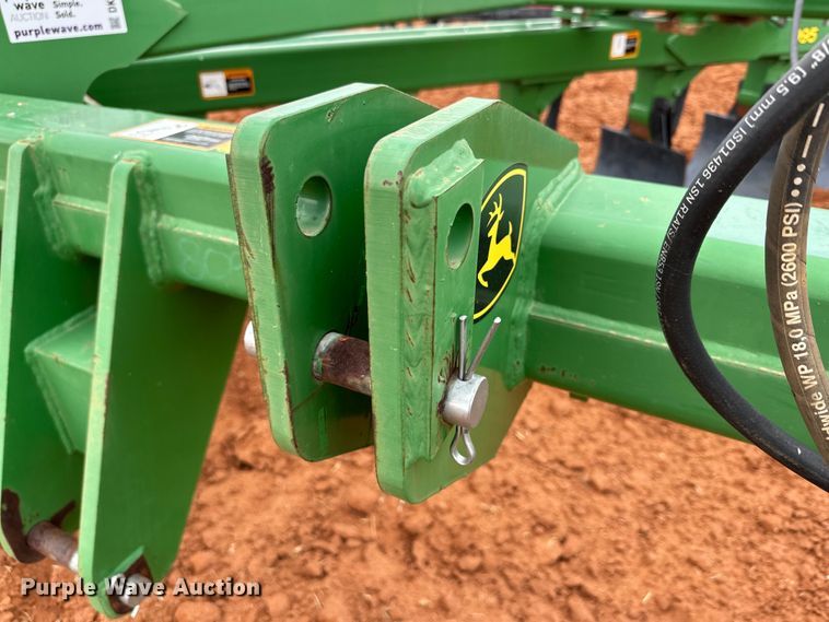 image for item DK6906 2018 John Deere 995 six bottom plow