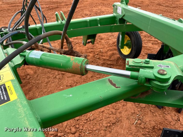 image for item DK6906 2018 John Deere 995 six bottom plow