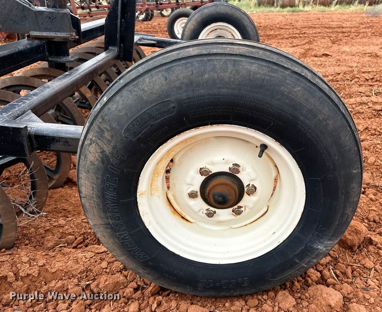 image for item DK6906 2018 John Deere 995 six bottom plow