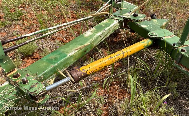 image for item DK6913 John Deere H240 tandem drill hitch