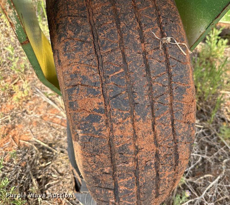 image for item DK6913 John Deere H240 tandem drill hitch