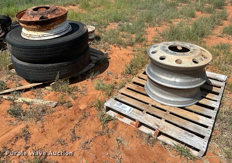 image for item DK6915 Tires and wheels