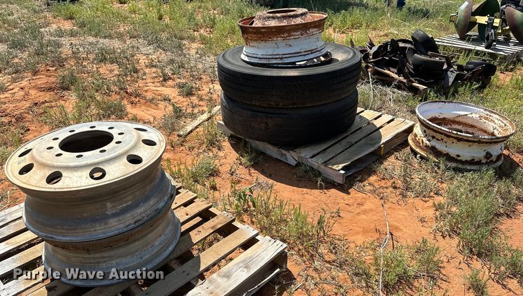 image for item DK6915 Tires and wheels