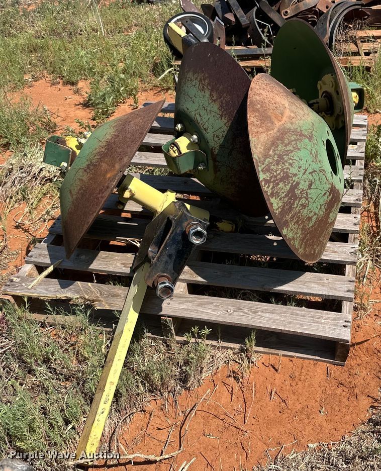 image for item DK6918 (2) Roll-A-Cone planter guides