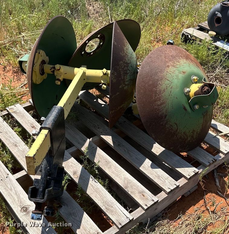 image for item DK6918 (2) Roll-A-Cone planter guides