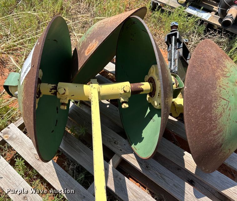 image for item DK6918 (2) Roll-A-Cone planter guides