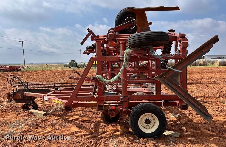 image for item DK6920 Sunflower 3270-33 sweep plow