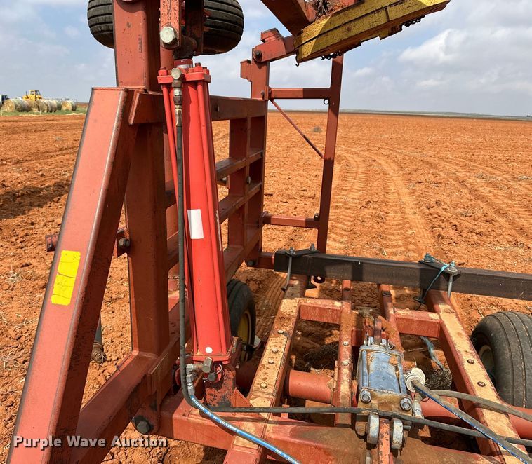 image for item DK6920 Sunflower 3270-33 sweep plow