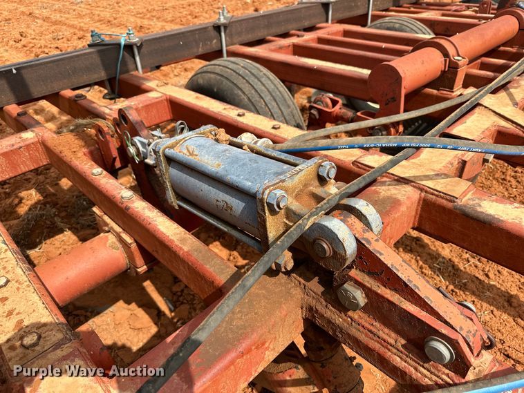 image for item DK6920 Sunflower 3270-33 sweep plow