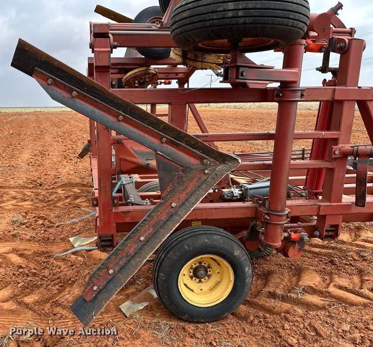 image for item DK6920 Sunflower 3270-33 sweep plow