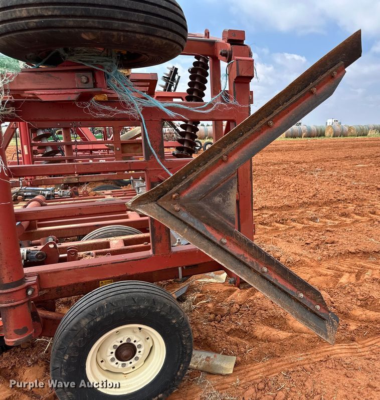 image for item DK6920 Sunflower 3270-33 sweep plow