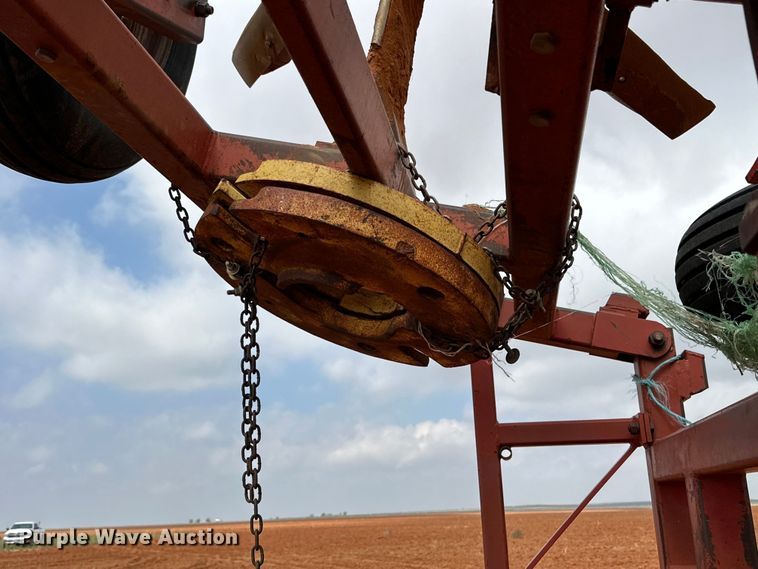 image for item DK6920 Sunflower 3270-33 sweep plow