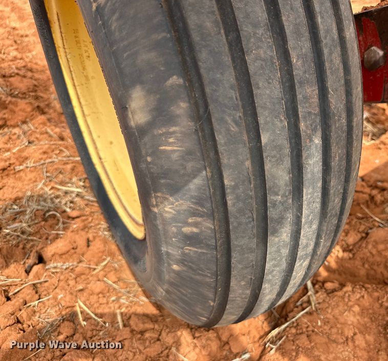 image for item DK6920 Sunflower 3270-33 sweep plow