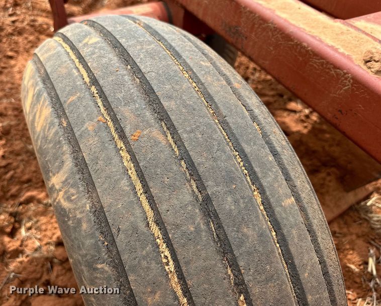 image for item DK6920 Sunflower 3270-33 sweep plow