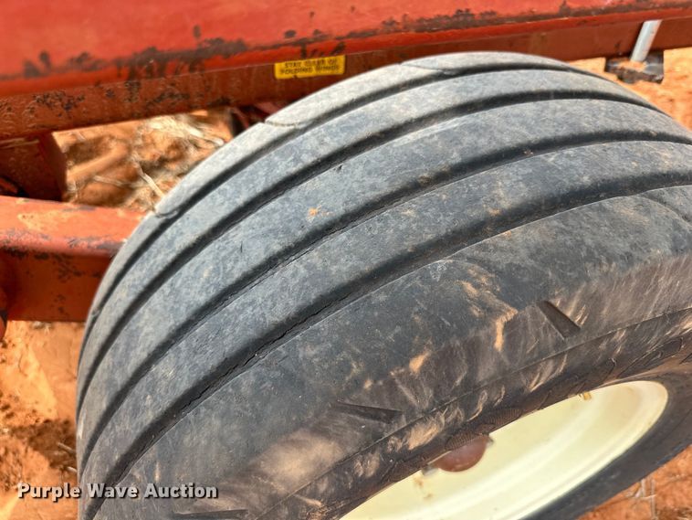 image for item DK6920 Sunflower 3270-33 sweep plow