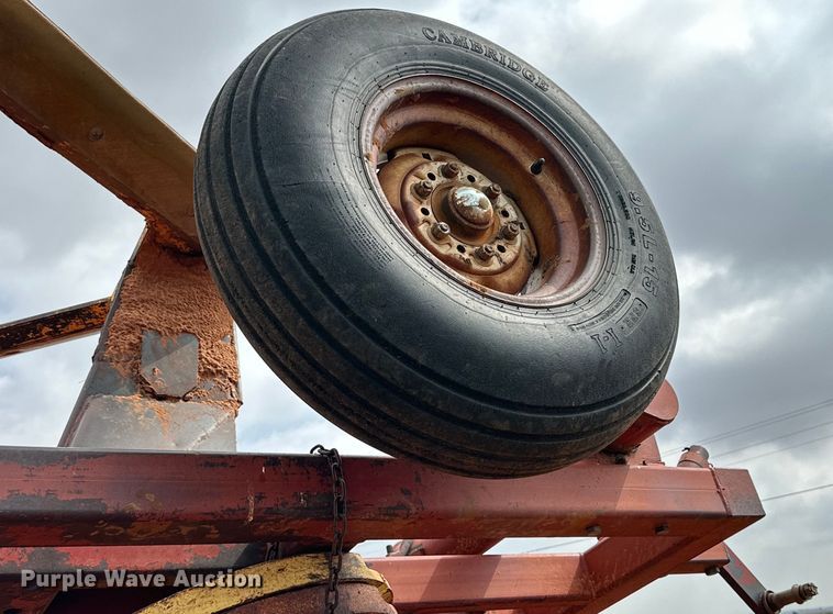 image for item DK6920 Sunflower 3270-33 sweep plow