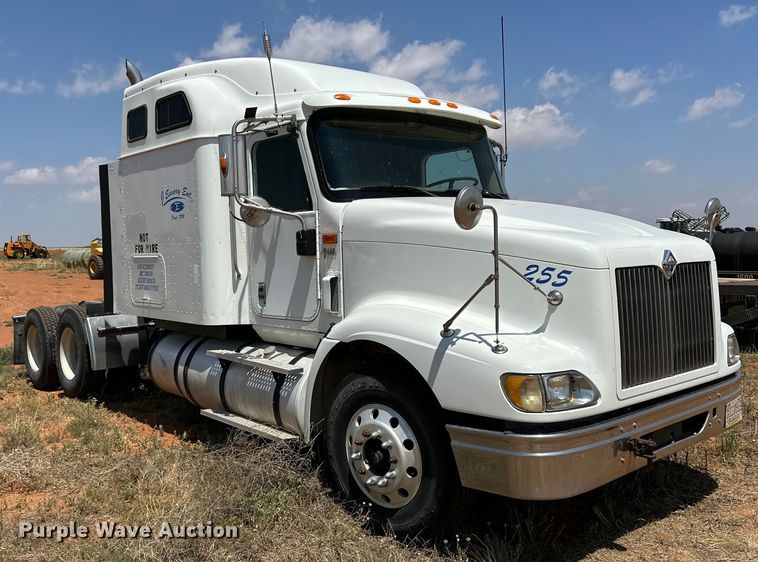 image for item DK6921 2005 International 9400i semi truck