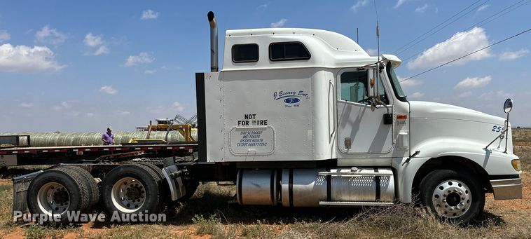 image for item DK6921 2005 International 9400i semi truck