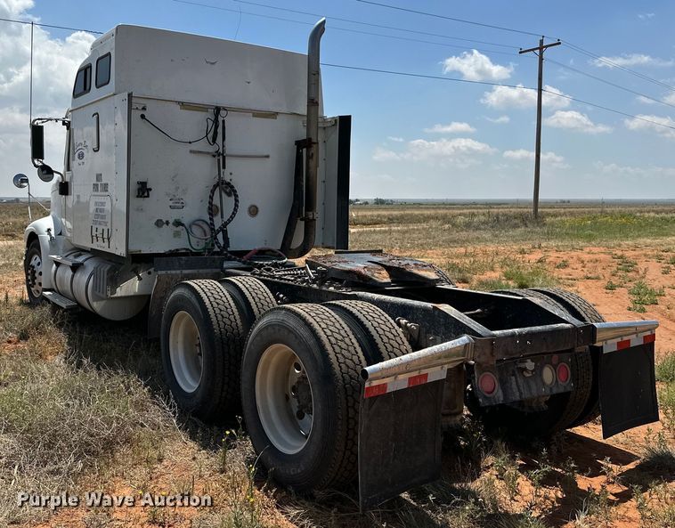 image for item DK6921 2005 International 9400i semi truck