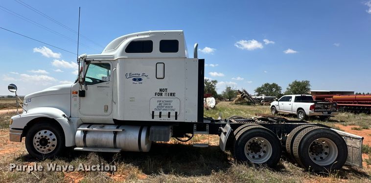 image for item DK6921 2005 International 9400i semi truck