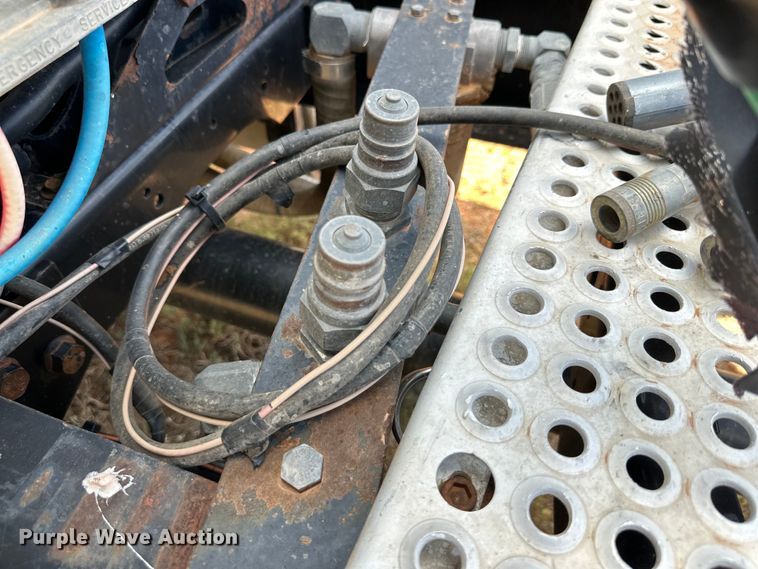 image for item DK6921 2005 International 9400i semi truck