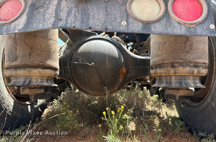 image for item DK6921 2005 International 9400i semi truck