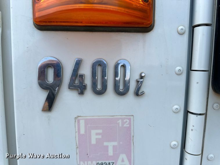 image for item DK6921 2005 International 9400i semi truck