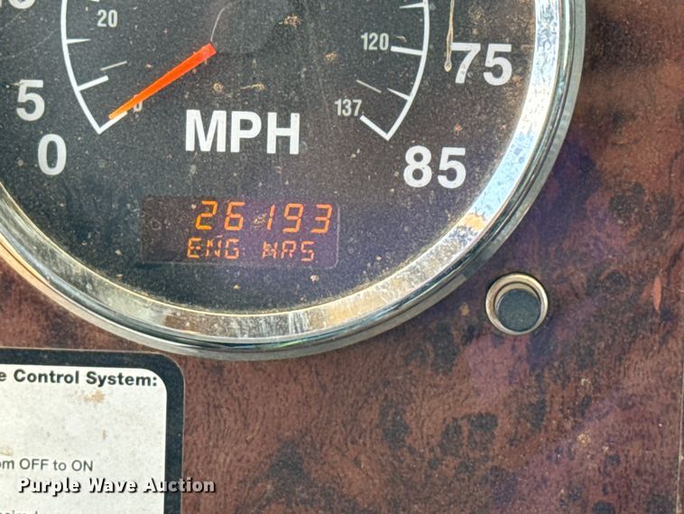 image for item DK6921 2005 International 9400i semi truck