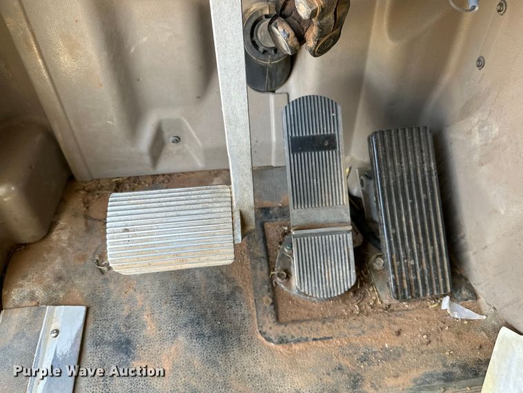 image for item DK6921 2005 International 9400i semi truck