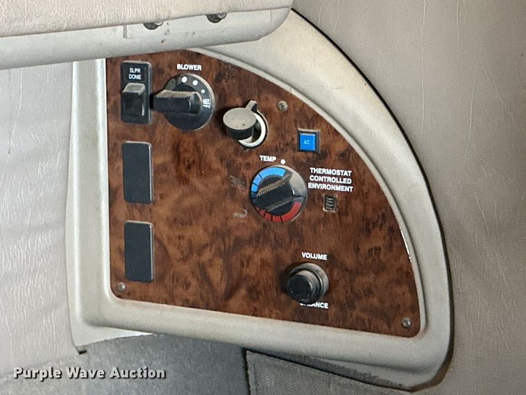 image for item DK6921 2005 International 9400i semi truck