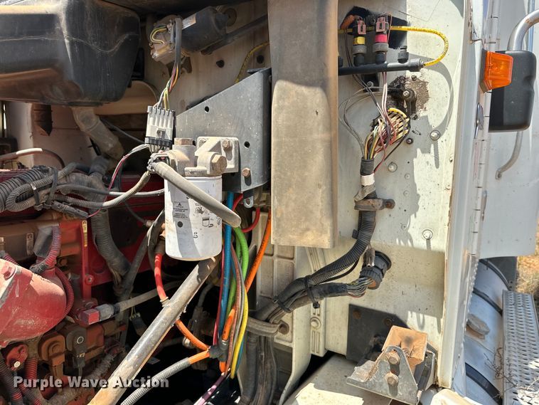 image for item DK6921 2005 International 9400i semi truck