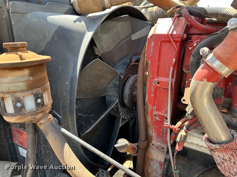 image for item DK6921 2005 International 9400i semi truck