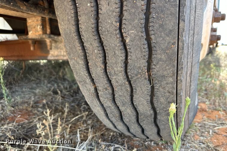 image for item DK6921 2005 International 9400i semi truck