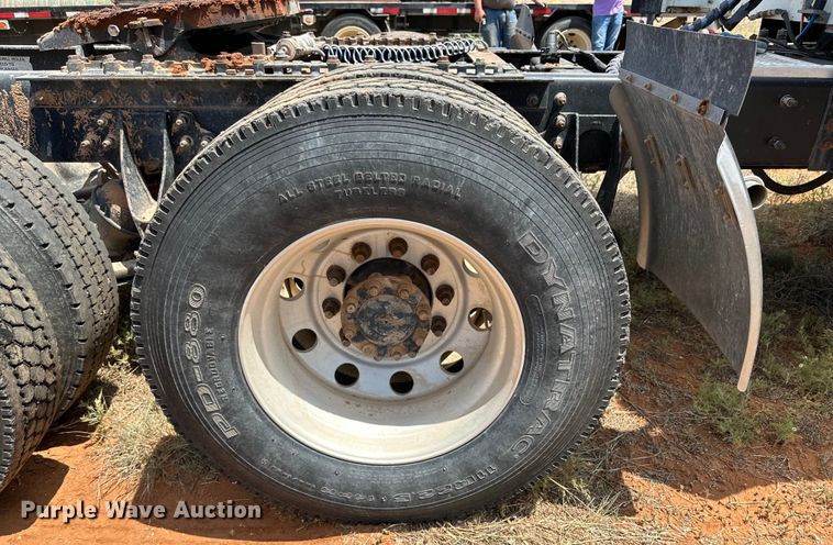 image for item DK6921 2005 International 9400i semi truck