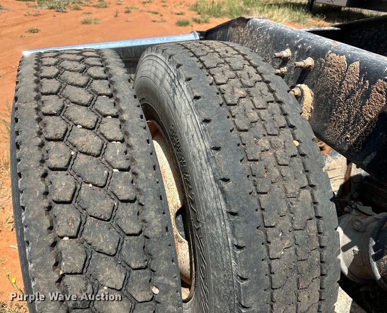 image for item DK6921 2005 International 9400i semi truck