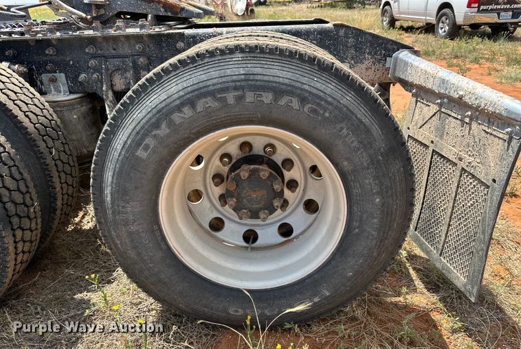 image for item DK6921 2005 International 9400i semi truck