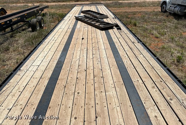 image for item DK6922 2016 Puma Cama Baja flatbed trailer