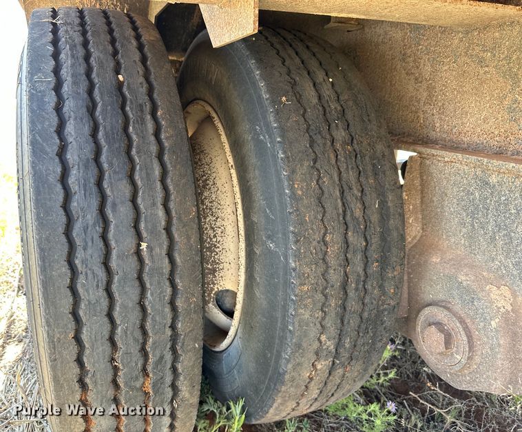 image for item DK6922 2016 Puma Cama Baja flatbed trailer