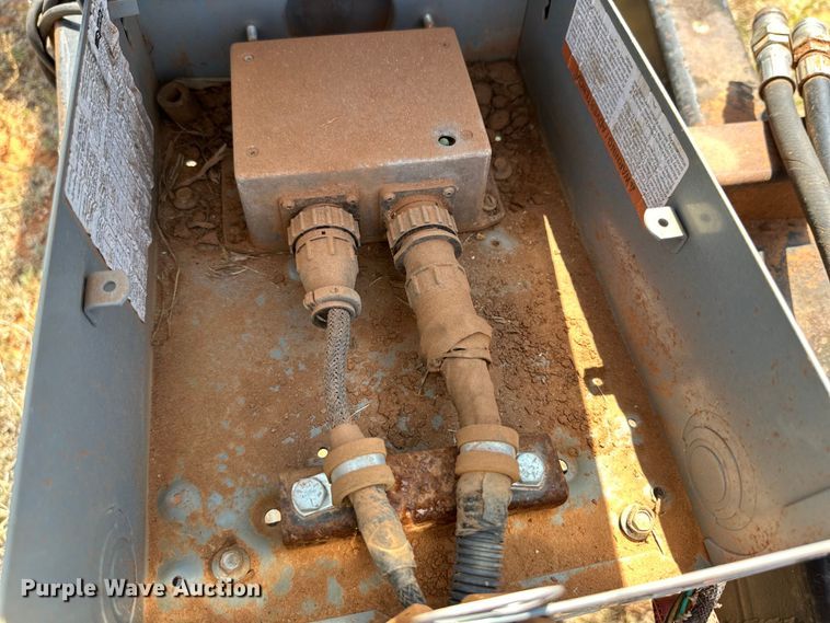 image for item DK6925 Buhler BM1500 bale mover