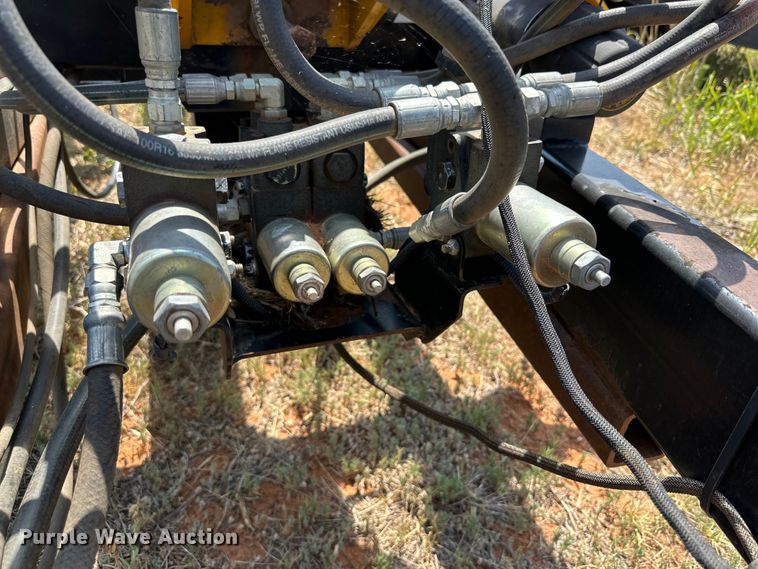 image for item DK6925 Buhler BM1500 bale mover