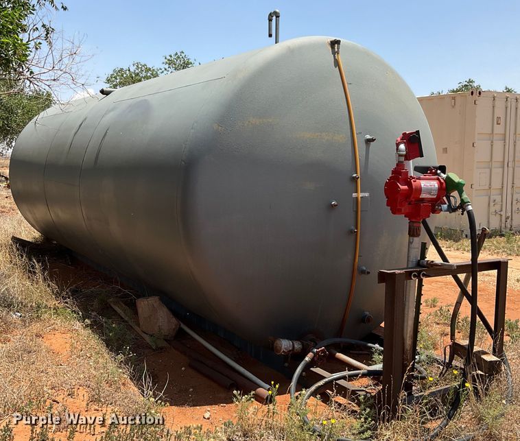 image for item DK6930 1965 National Tank Co fuel tank